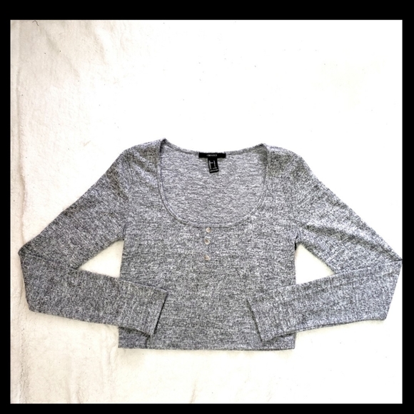 $  (3/$15) Forever21:Size:L/Gray Longsleeve Crop Top - Picture 2 of 3